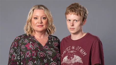 bobby beale parents